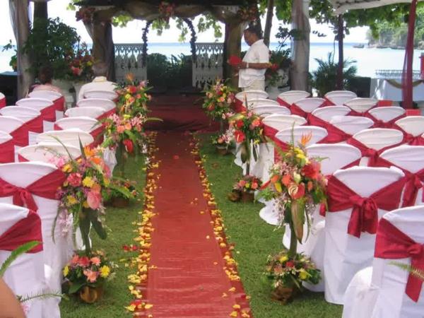 Tapis rouge d'arrangement de fleur de décoration de mariage