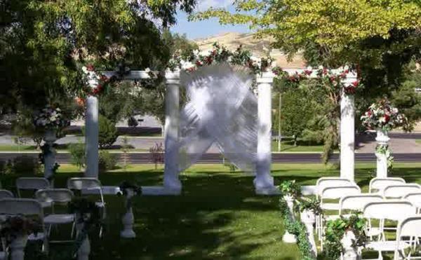 Idées d'ombre d'arrangements floraux de décoration de mariage