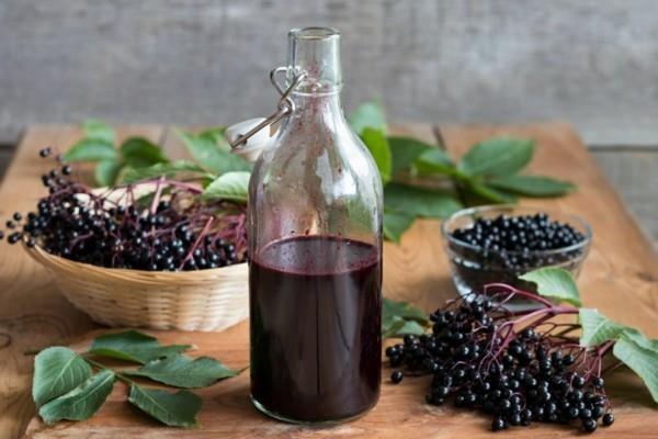Préparez vous-même le sirop de sureau Traitez les baies de sureau