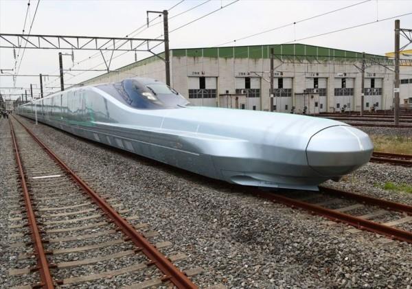 Le Japon teste l'Alfa-X, le train à grande vitesse le plus rapide du monde et le trajet ferroviaire le plus rapide