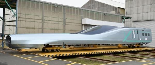 Le Japon teste l'Alfa-X, le train à grande vitesse le plus rapide du monde, le nez du train le plus rapide du monde