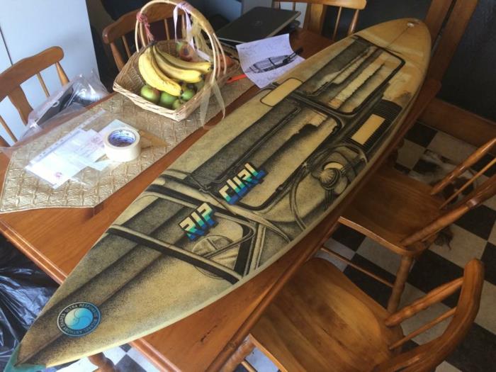 Jarryn Dower Art & Design stary proces malowania desek surfingowych