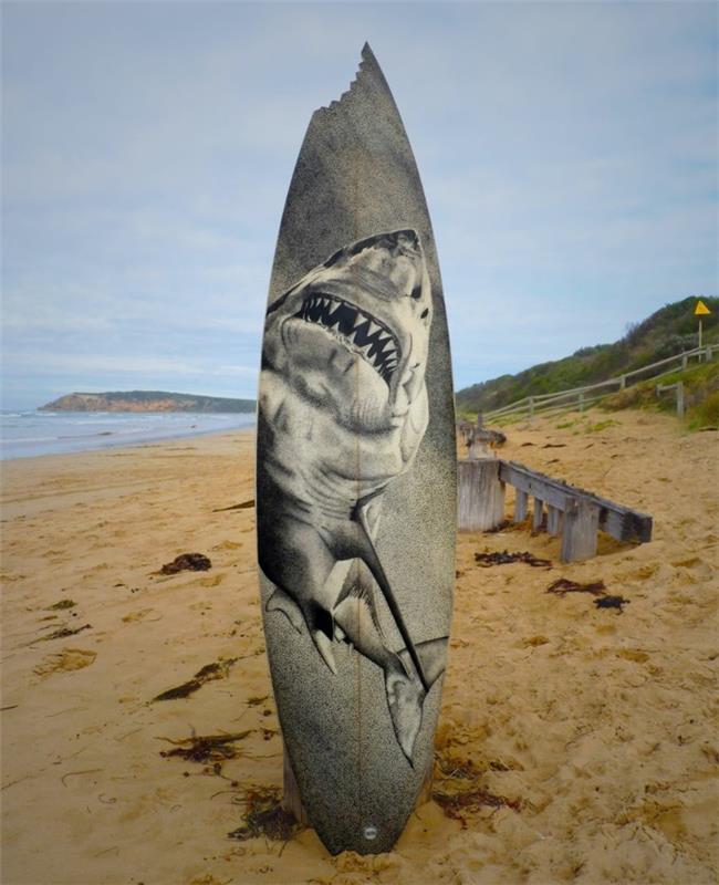 Jarryn Dower Art and Design rekin do malowania desek surfingowych