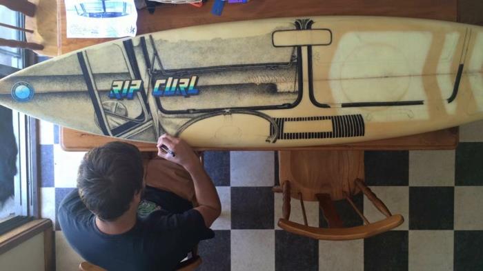 Farba do desek surfingowych Jarryn Dower Art and Design