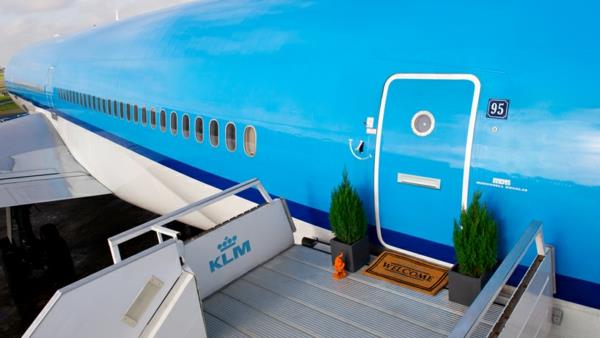 Les avions-rails de KLM passent la nuit de manière invitante