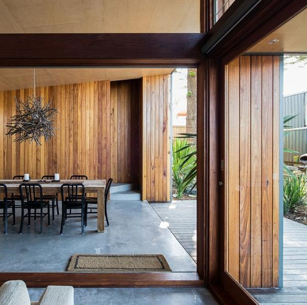 Petite maison moderne herbe parquet carrelage brut salle à manger