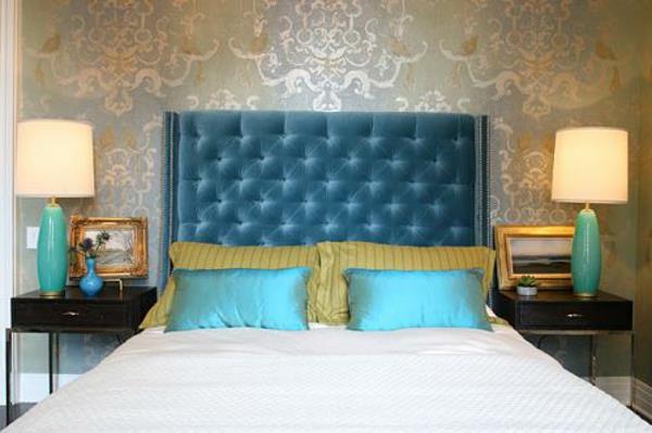 Têtes de lit dont lits velours turquoise chambre bleu foncé