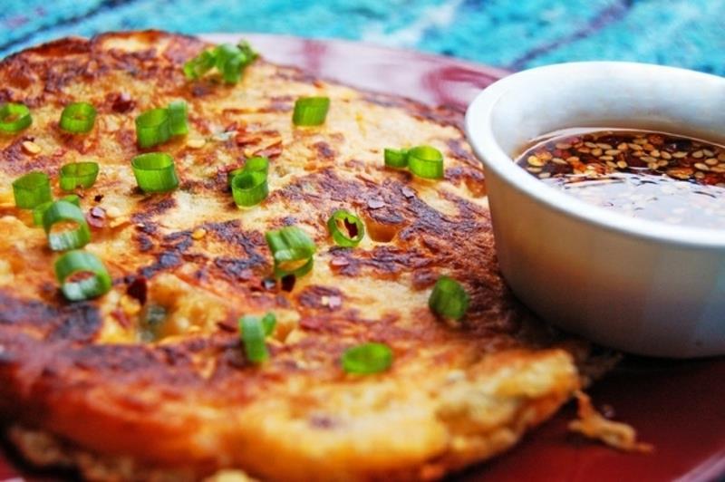 Korea Kimchijeon Kimchi Pancakes Przepisy na naleśniki na całym świecie