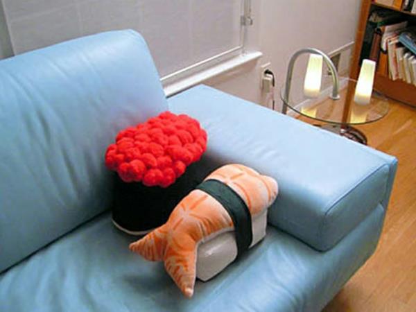 Idée-créative-de-coussin-et-oreiller-sushi