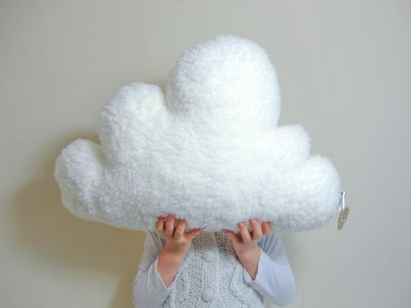 Nuage-de-coussin-et-coussin-créatif