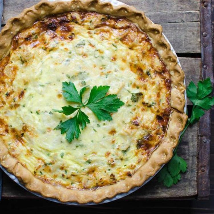 Recette de quiche aux œufs à la chair de crabe et au parmesan