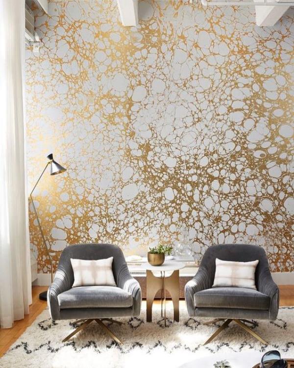 Les murs vides attirent l'attention, un superbe design mural, un papier peint moderne avec des paillettes d'or