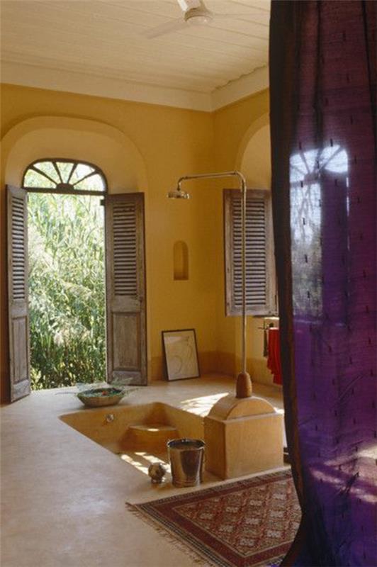 Idées de décoration méditerranéennes mur de meubles de style campagnard