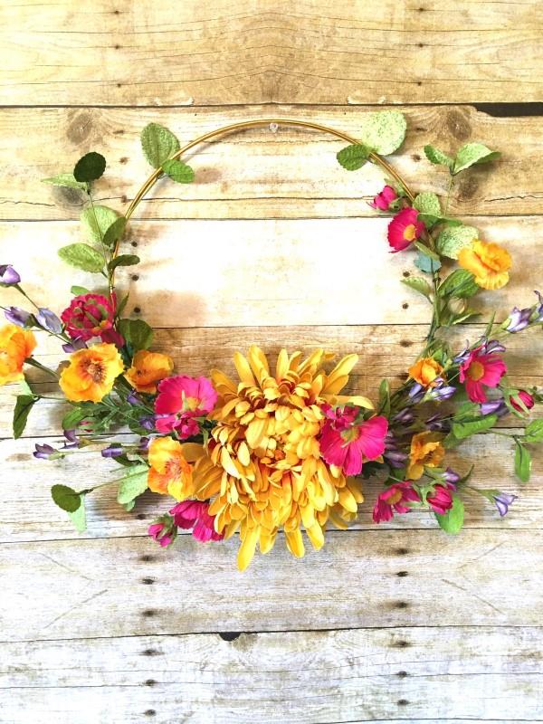 Décorer une bague en métal pour l'été - idées et astuces d'artisanat frais fleurs d'été colorées bricolage