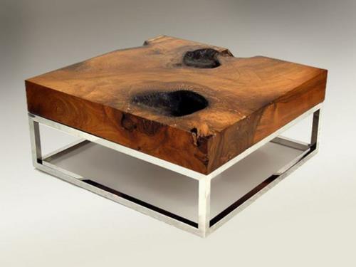 metalowa rama stolika kawowego i blat z litego drewna