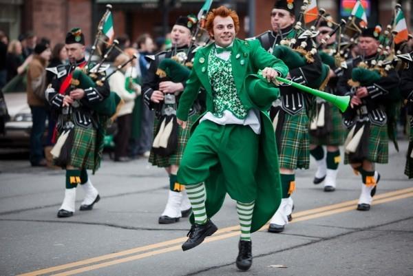 Faites de la musique le défilé de la Saint-Patrick vert