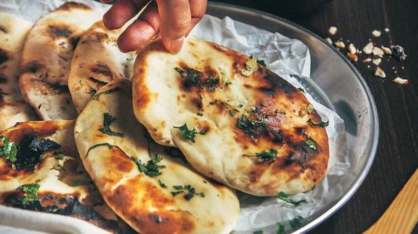 Saveur de gril de cuisson de pain naan