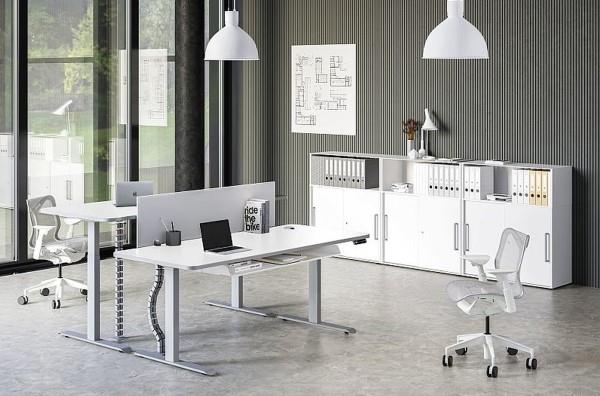 Nie tylko trend, ale przyszłość - biurka z regulacją wysokości stojący stół krzesło domowe biuro