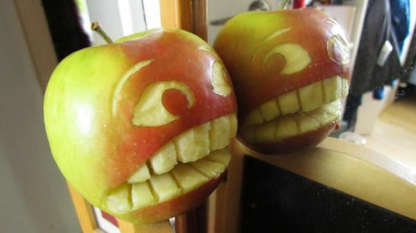 Sculpture décorative de fruits apple art timide