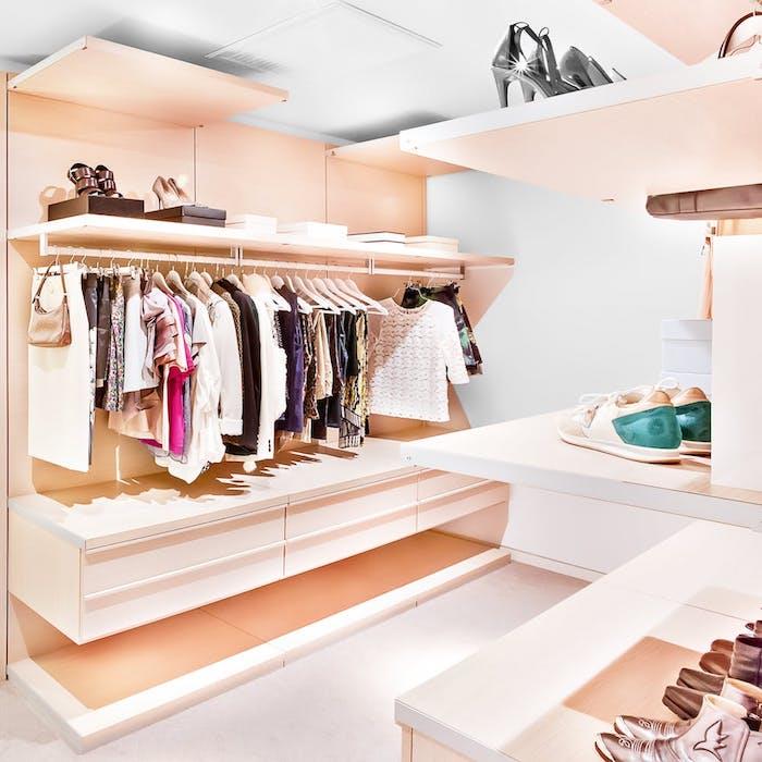 Commande dans le dressing