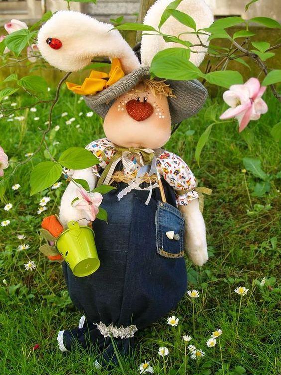 Idées d'artisanat de Pâques - figurines de jardin figurines dans le jardin