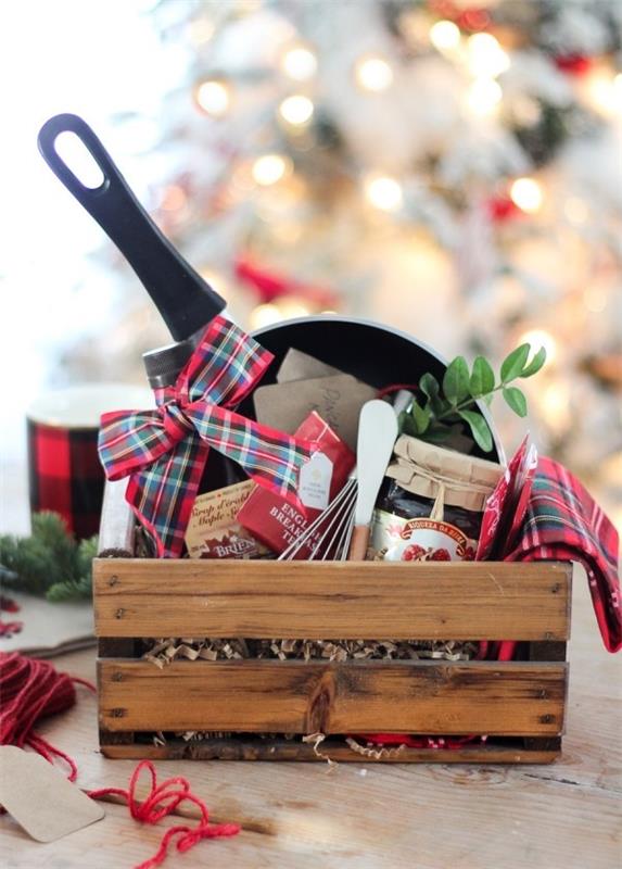 Panier cadeau de Noël - boîte avec bois