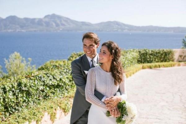 Ślub Rafaela Nadala na Majorce w sobotnie popołudnie ożenił się ze swoją długoletnią przyjaciółką Maríą Franciscą Perelló. Pojawiły się pierwsze zdjęcia