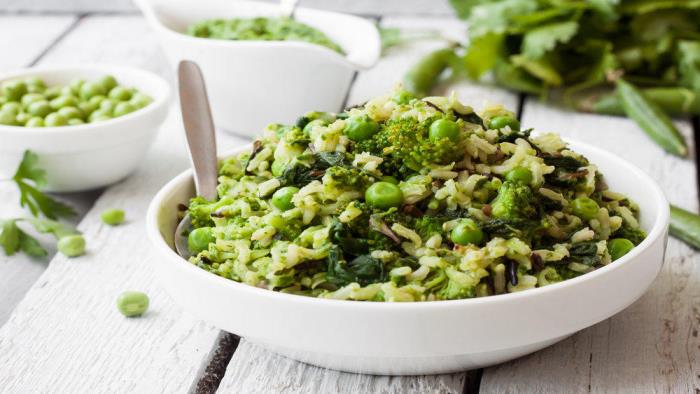 Riz régime riz avec légumes verts nourriture japonaise saine dans un bol