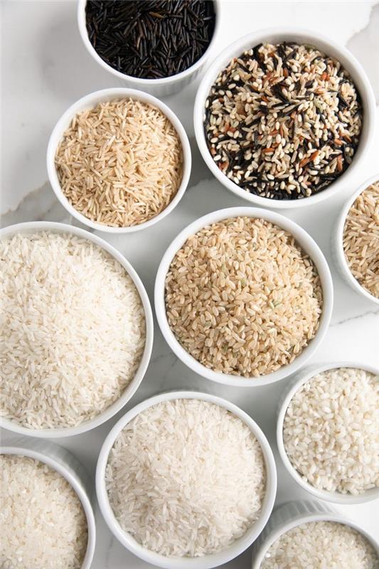 Régime de riz de nombreux types de riz riz blanc la variété la plus populaire pas la plus saine