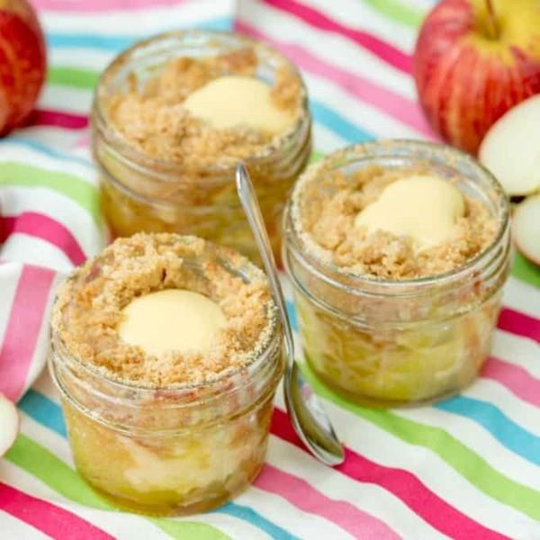 Recette crumble aux pommes dans une boule de glace crumble aux pommes en verre