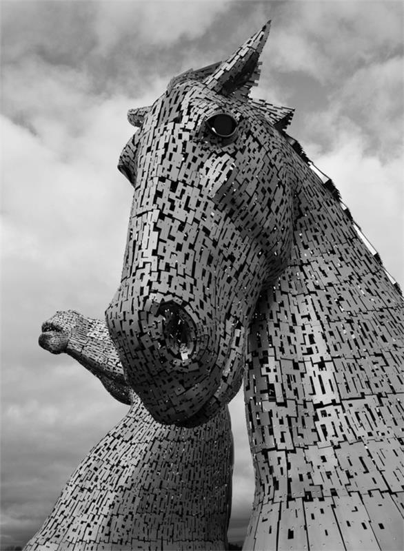 Olbrzymie Kelpies rzeźby głowy konia Szkocja stal