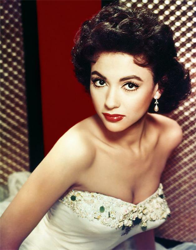 Rita Moreno coiffures années 50 coupes de cheveux