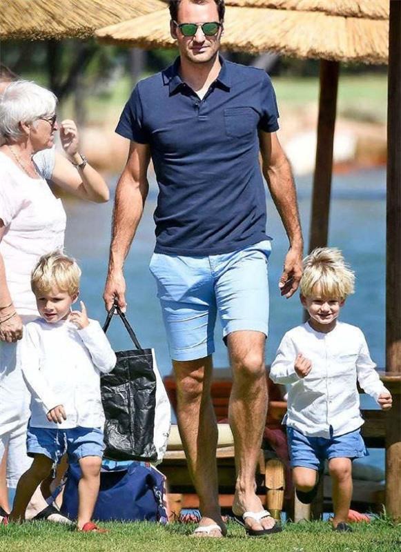 Roger Federer, doskonały człowiek rodzinny, czworo dzieci tutaj z bliźniakami