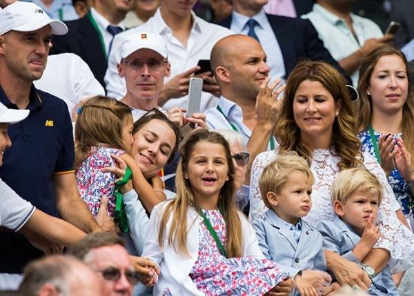 Roger Federer i Mirka czworo dzieci na głównych turniejach