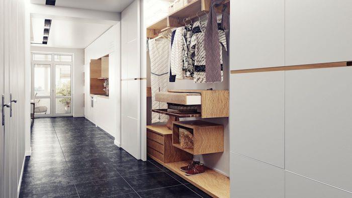 Couloir de garde-robe à portes coulissantes