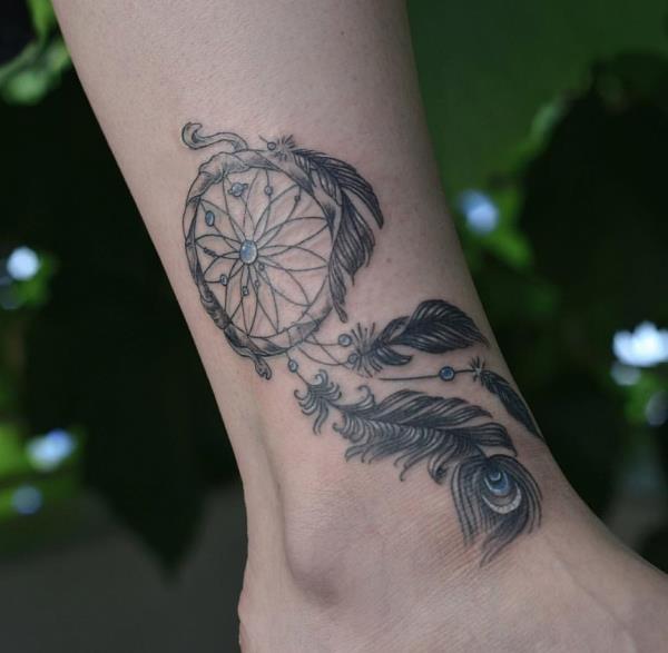 Pomysły na biżuterię na nogi tatuaż z łapaczem snów