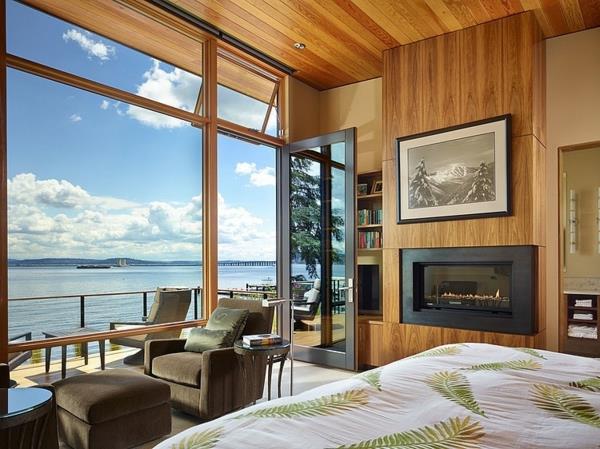 Piękny dom nad jeziorem sypialnia z widokiem na ocean fotel do czytania