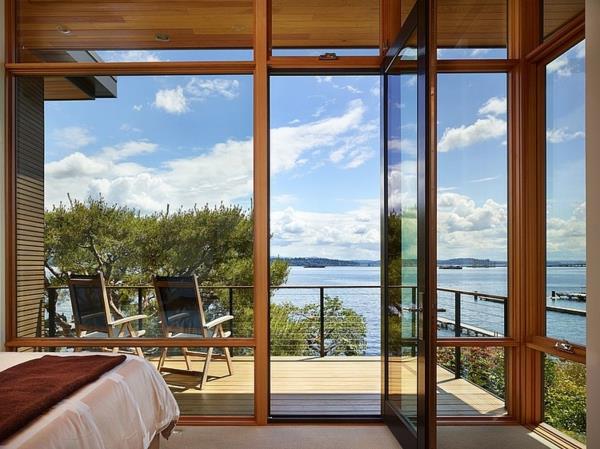 Piękny domowy ganek nad jeziorem relaksujący?