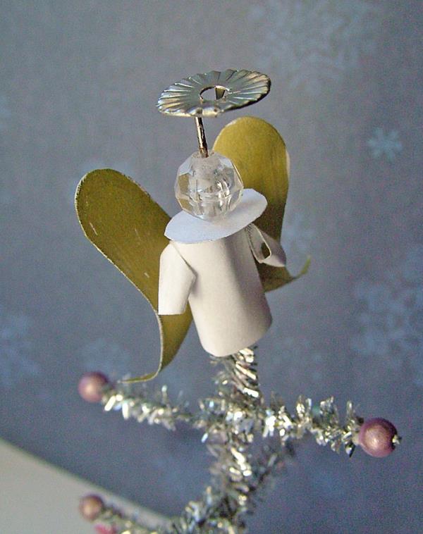 Anioły Stróże majsterkować z dziećmi na Boże Narodzenie - magiczne pomysły i instrukcje Wierzch na choinkę papierowy aniołek diy