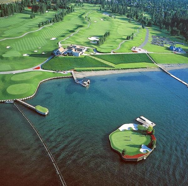 Parcours de golf flottant jouer au golf idée eau verte