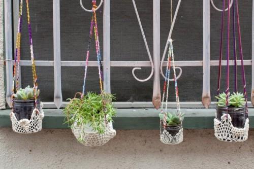 Idées maison colorées pour le jardin des plantes suspendues aux fenêtres