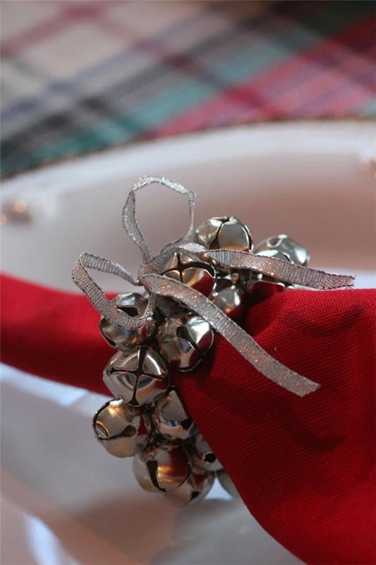 Anneaux de serviette Tinker pour Noël - Idées élégantes et instructions pour une décoration de table festive avec des cloches de Noël