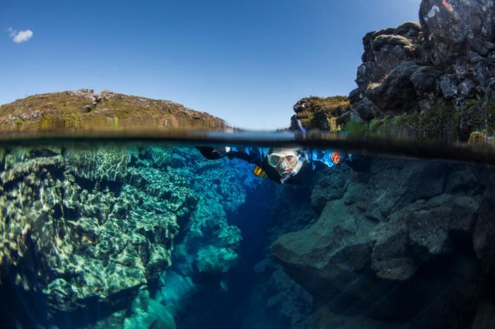 Silfra colonne islande paysage naturel plongée