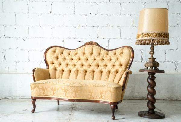 Sofa może być tapicerowana końcówkami antycznych mebli