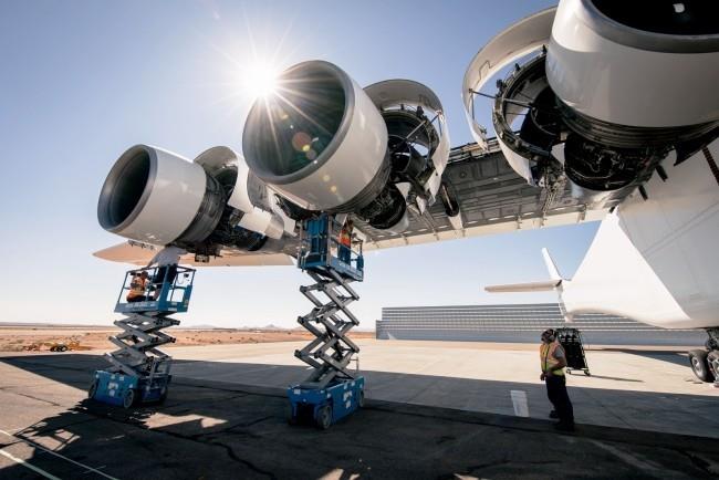 Stratolaunch, największy samolot świata, pomyślnie przeszedł testowy lot silnika giganta