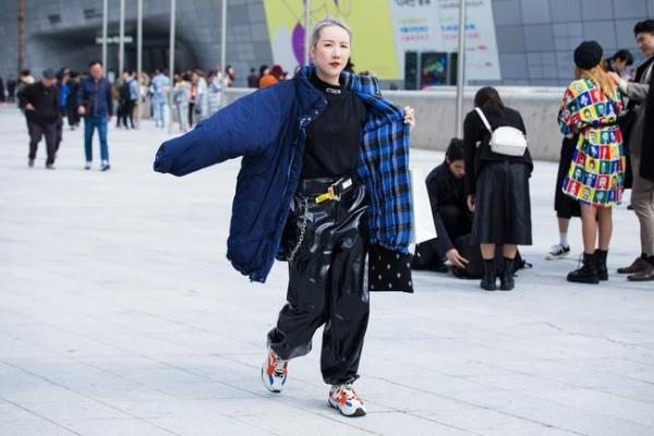 Mode de rue - veste et costume noir