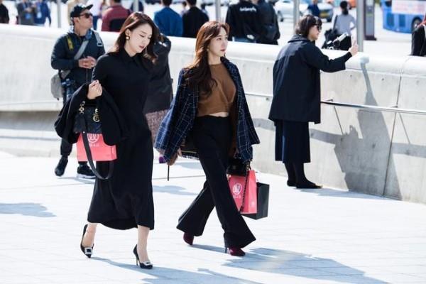 Femmes d'affaires de tendances de mode de mode de rue