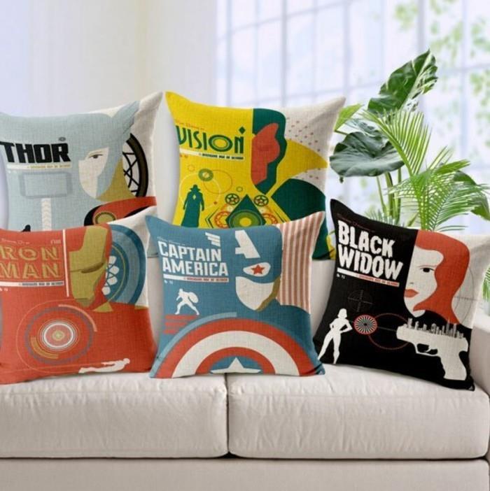 Pomysły na dekorację akcesoriów domowych superbohaterów dla prawdziwych fanów poduszek na sofę