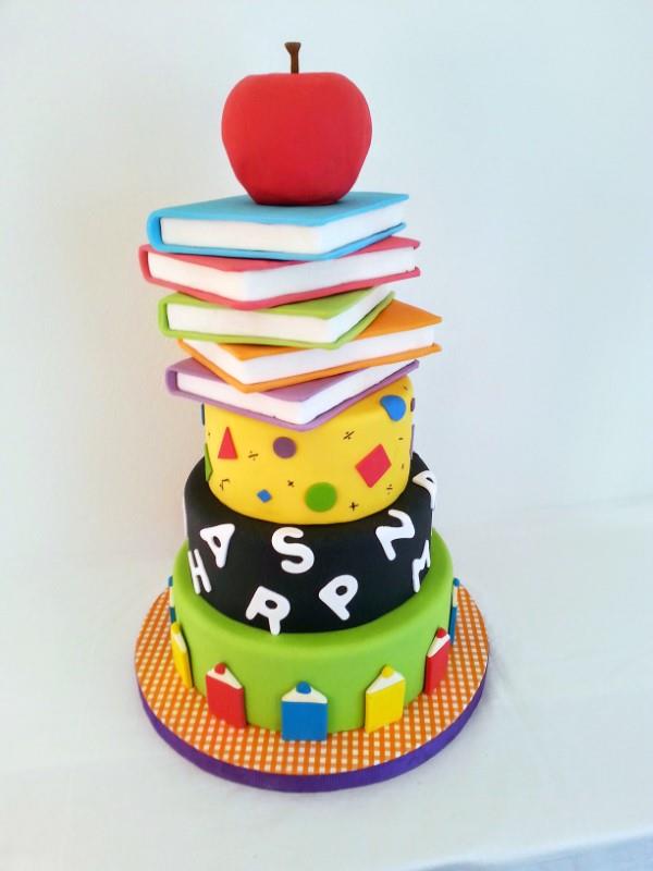 Ciasto na zapis do szkoły - pomysły na przepis i dekoracje na niezapomnianą imprezę, złożone pomysły na ciasto krok po kroku