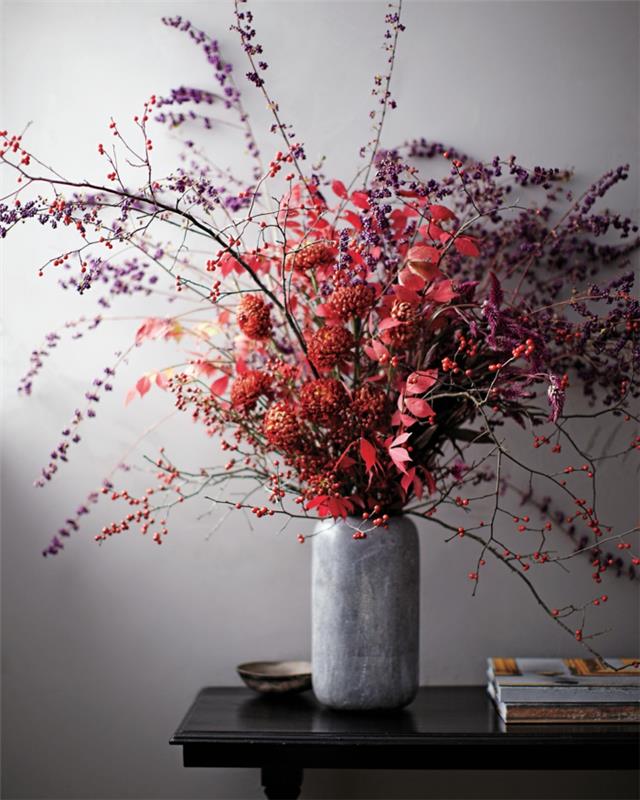 Décoration fleurs séchées rouge et violet